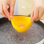 Hoshen FDA Lot de 4 cuiseurs à œufs en silicone anti-adhésif résistant aux températures élevées sans BPA avec brosse à huile en silicone lot de 4 - B098NCBYVDC